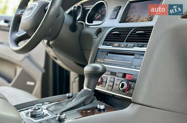Внедорожник / Кроссовер Audi Q7 2015 в 
