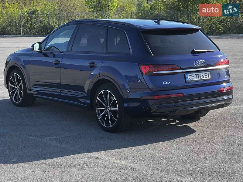 Позашляховик / Кросовер Audi Q7 2020 в Чернівцях