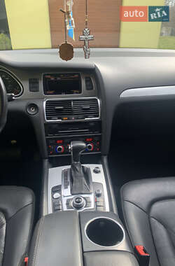 Внедорожник / Кроссовер Audi Q7 2012 в 