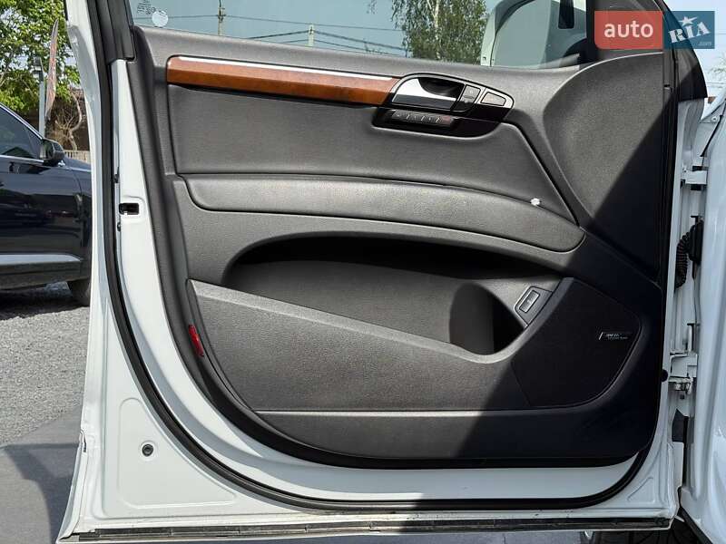 Внедорожник / Кроссовер Audi Q7 2015 в Ровно