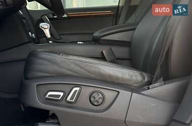 Внедорожник / Кроссовер Audi Q7 2015 в 