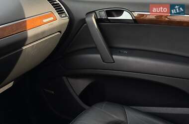 Внедорожник / Кроссовер Audi Q7 2015 в 