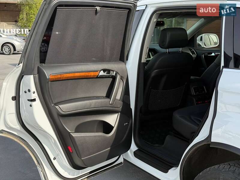 Внедорожник / Кроссовер Audi Q7 2015 в Ровно