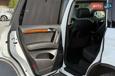 Внедорожник / Кроссовер Audi Q7 2015 в 