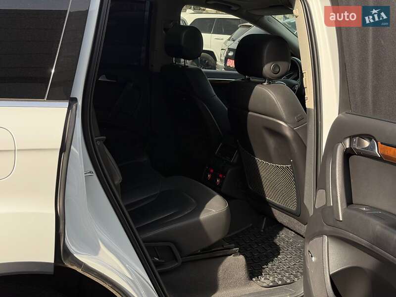 Внедорожник / Кроссовер Audi Q7 2015 в Ровно