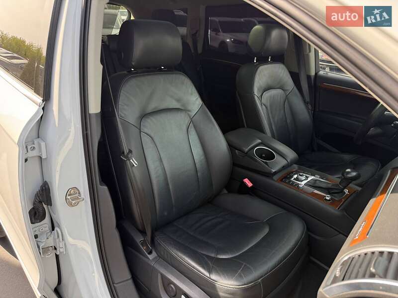 Внедорожник / Кроссовер Audi Q7 2015 в Ровно
