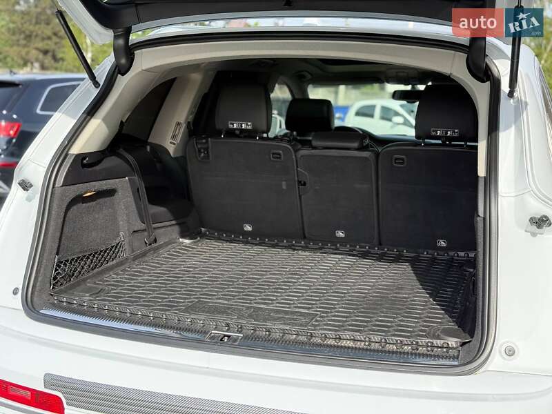 Внедорожник / Кроссовер Audi Q7 2015 в Ровно