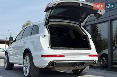 Внедорожник / Кроссовер Audi Q7 2015 в 