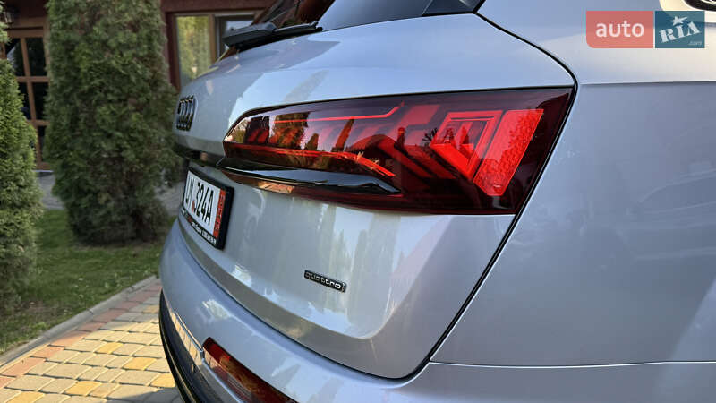 Позашляховик / Кросовер Audi Q7 2020 в Сваляві