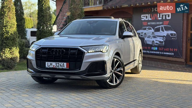 Позашляховик / Кросовер Audi Q7 2020 в Сваляві