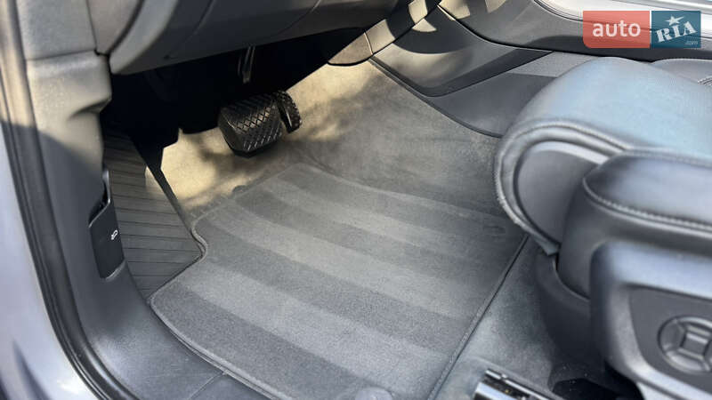 Позашляховик / Кросовер Audi Q7 2020 в Сваляві