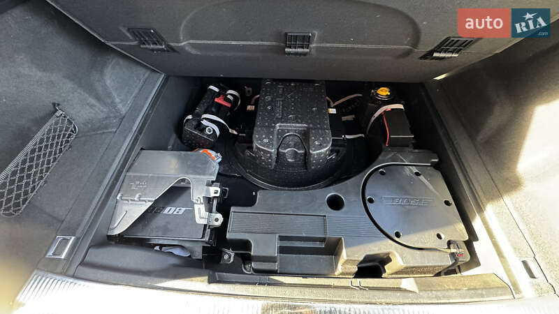 Позашляховик / Кросовер Audi Q7 2020 в Сваляві