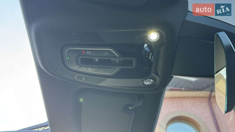 Позашляховик / Кросовер Audi Q7 2020 в Сваляві