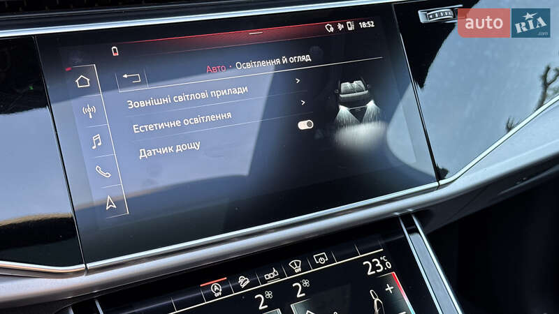 Позашляховик / Кросовер Audi Q7 2020 в Сваляві