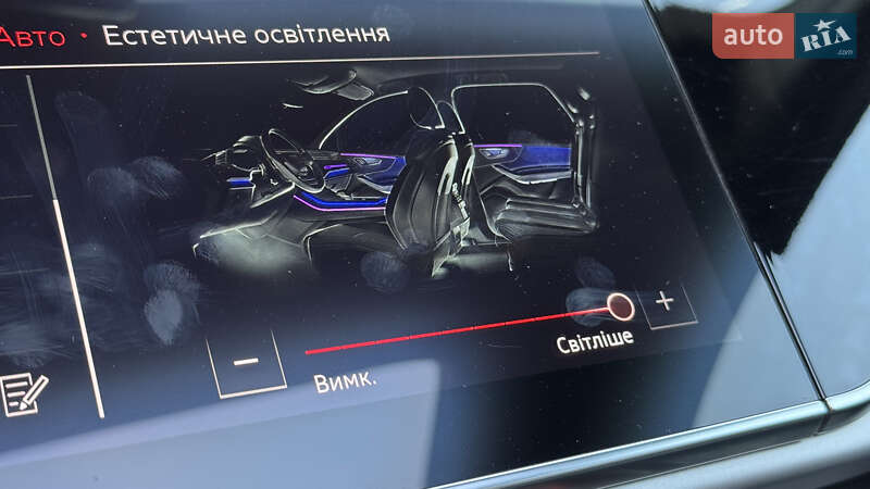 Позашляховик / Кросовер Audi Q7 2020 в Сваляві