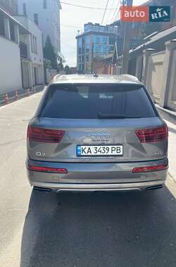 Позашляховик / Кросовер Audi Q7 2017 в 