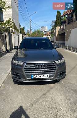 Позашляховик / Кросовер Audi Q7 2017 в 