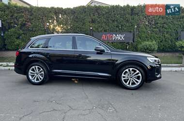 Внедорожник / Кроссовер Audi Q7 2024 в 