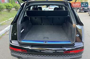 Внедорожник / Кроссовер Audi Q7 2024 в 
