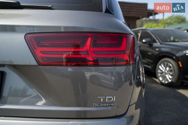 Внедорожник / Кроссовер Audi Q7 2016 в Киеве