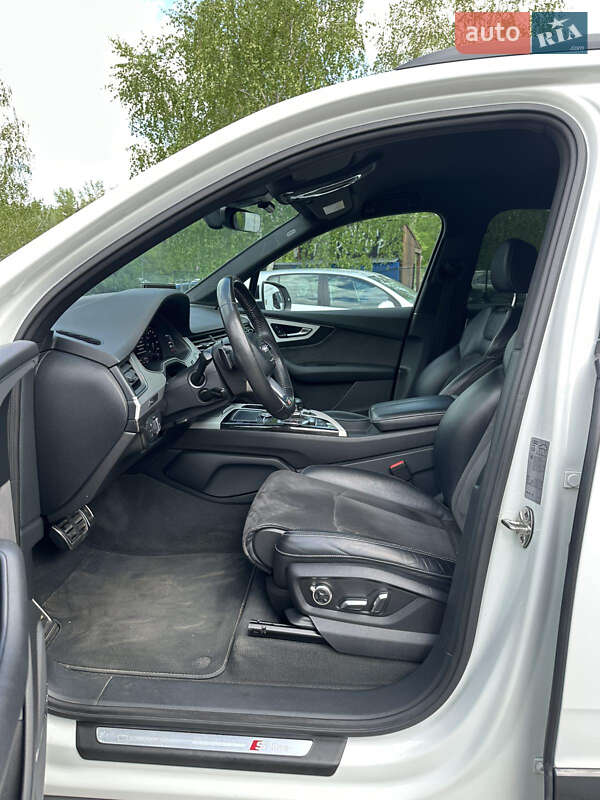 Внедорожник / Кроссовер Audi Q7 2017 в Полтаве