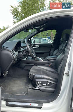 Позашляховик / Кросовер Audi Q7 2017 в 