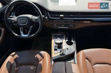Внедорожник / Кроссовер Audi Q7 2017 в 