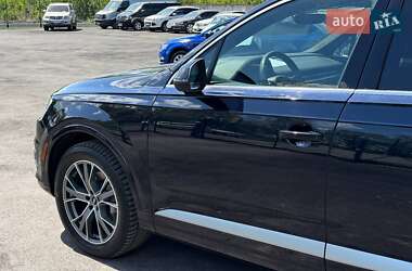 Внедорожник / Кроссовер Audi Q7 2017 в 
