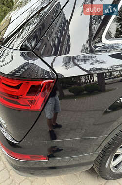 Внедорожник / Кроссовер Audi Q7 2017 в 