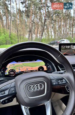 Внедорожник / Кроссовер Audi Q7 2017 в 