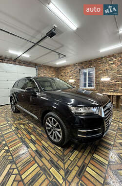 Внедорожник / Кроссовер Audi Q7 2017 в Киеве