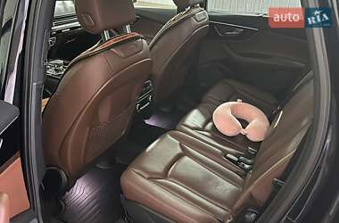 Внедорожник / Кроссовер Audi Q7 2015 в 