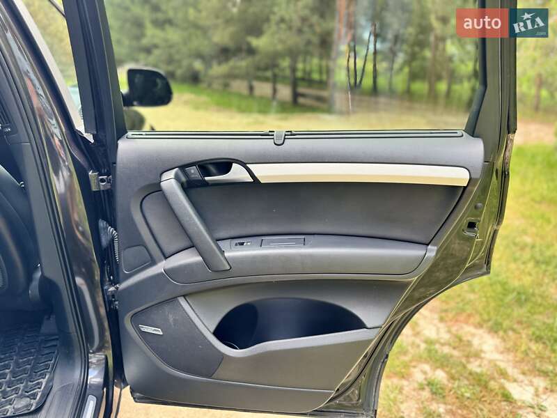 Позашляховик / Кросовер Audi Q7 2012 в Львові