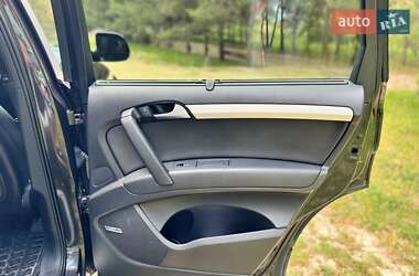 Внедорожник / Кроссовер Audi Q7 2012 в 