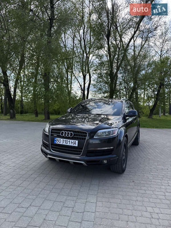 Внедорожник / Кроссовер Audi Q7 2007 в 