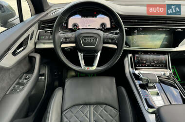 Внедорожник / Кроссовер Audi Q7 2021 в 