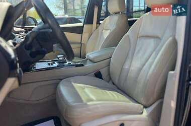 Внедорожник / Кроссовер Audi Q7 2016 в 