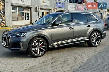 Внедорожник / Кроссовер Audi Q7 2020 в 