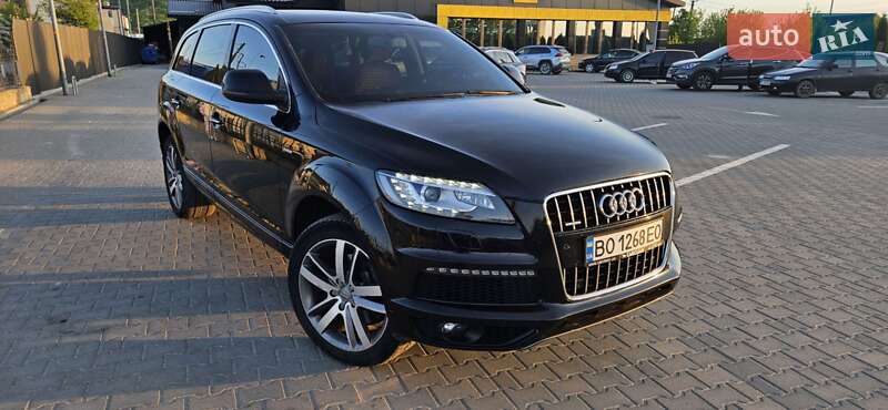 Внедорожник / Кроссовер Audi Q7 2015 в 