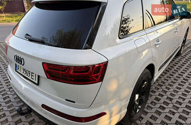 Внедорожник / Кроссовер Audi Q7 2017 в 