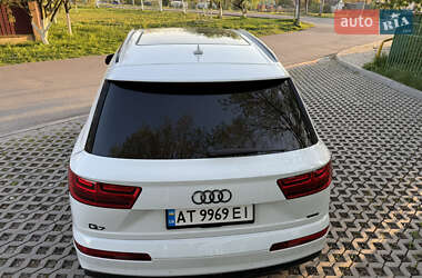 Внедорожник / Кроссовер Audi Q7 2017 в 