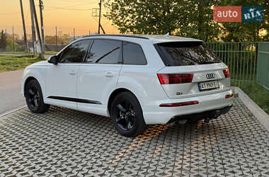 Внедорожник / Кроссовер Audi Q7 2017 в 