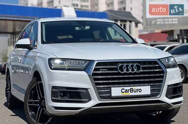 Внедорожник / Кроссовер Audi Q7 2016 в 