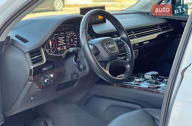 Внедорожник / Кроссовер Audi Q7 2016 в 