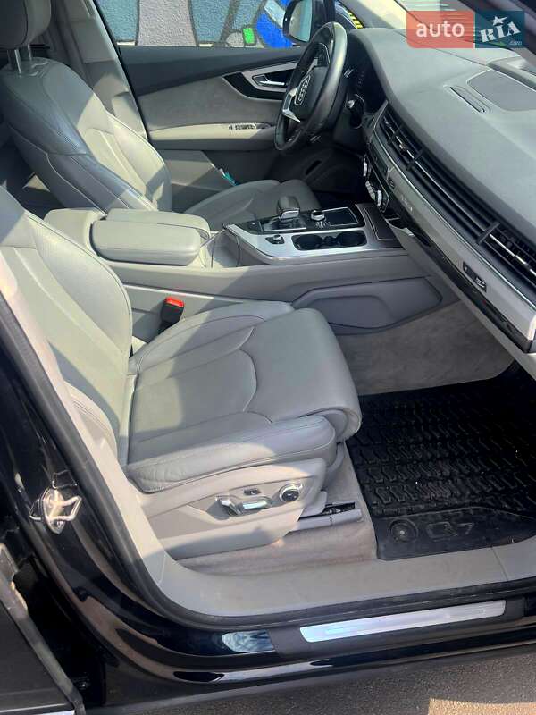 Позашляховик / Кросовер Audi Q7 2016 в Одесі