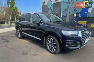 Внедорожник / Кроссовер Audi Q7 2016 в 