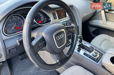 Внедорожник / Кроссовер Audi Q7 2006 в 
