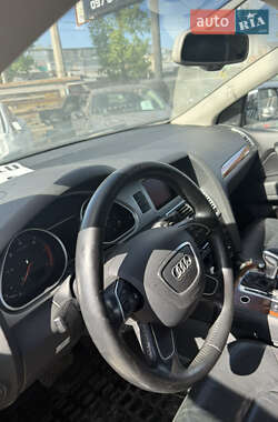 Позашляховик / Кросовер Audi Q7 2015 в 