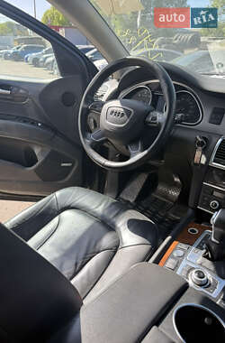 Позашляховик / Кросовер Audi Q7 2015 в 