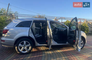 Позашляховик / Кросовер Audi Q7 2011 в 